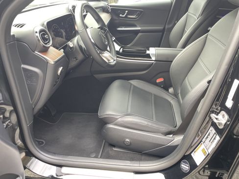 Certified 2025 Mercedes-Benz GLC 300 image 21