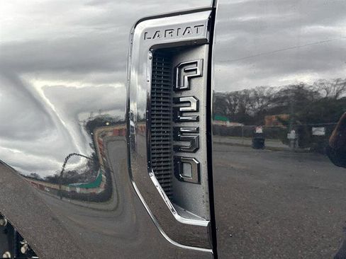 Used 2022 Ford F250 Lariat w/ Lariat Ultimate Package image 54