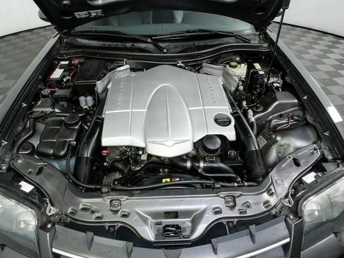 Used 2005 Chrysler Crossfire Limited image 27