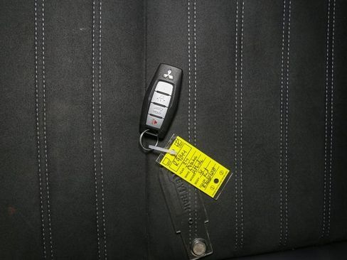 Used 2024 Mitsubishi Outlander SE image 40