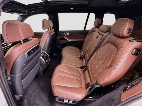 Used 2025 BMW X7 xDrive40i w/ M Sport Package AWD/4WD image 20