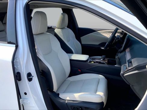 Certified 2026 Lexus RX 350 AWD w/ Convenience Package image 9