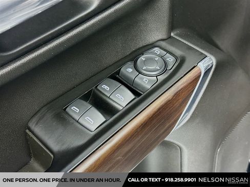 Used 2019 GMC Sierra 1500 SLT w/ SLT Premium Package AWD/4WD image 17