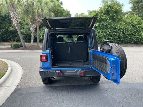 Used 2024 Jeep Wrangler Sport AWD/4WD image 30