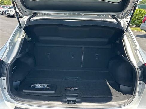 Certified 2022 Nissan Rogue Sport SL FWD image 5