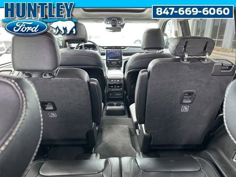 Used 2023 Jeep Grand Cherokee L Limited w/ Luxury Tech Group II AWD/4WD image 10