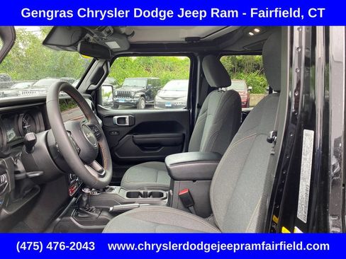 Used 2024 Jeep Wrangler Unlimited AWD/4WD image 9