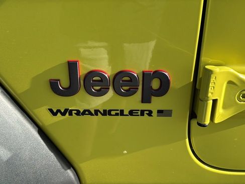 Used 2023 Jeep Wrangler Unlimited Rubicon w/ Xtreme 35 Tire Package AWD/4WD image 9