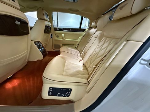 Used 2012 Bentley Flying Spur Flying Spur AWD/4WD image 25