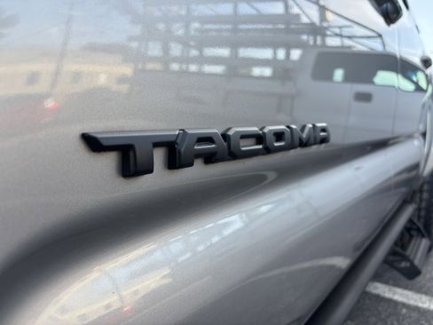 Used 2022 Toyota Tacoma SR5 image 18
