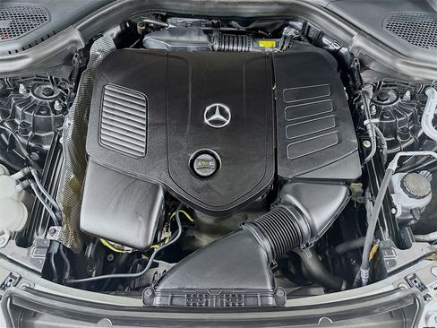 Certified 2024 Mercedes-Benz GLC 300 4MATIC image 33