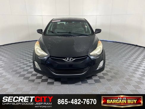 Used 2013 Hyundai Elantra GLS w/ Preferred Pkg FWD image 2