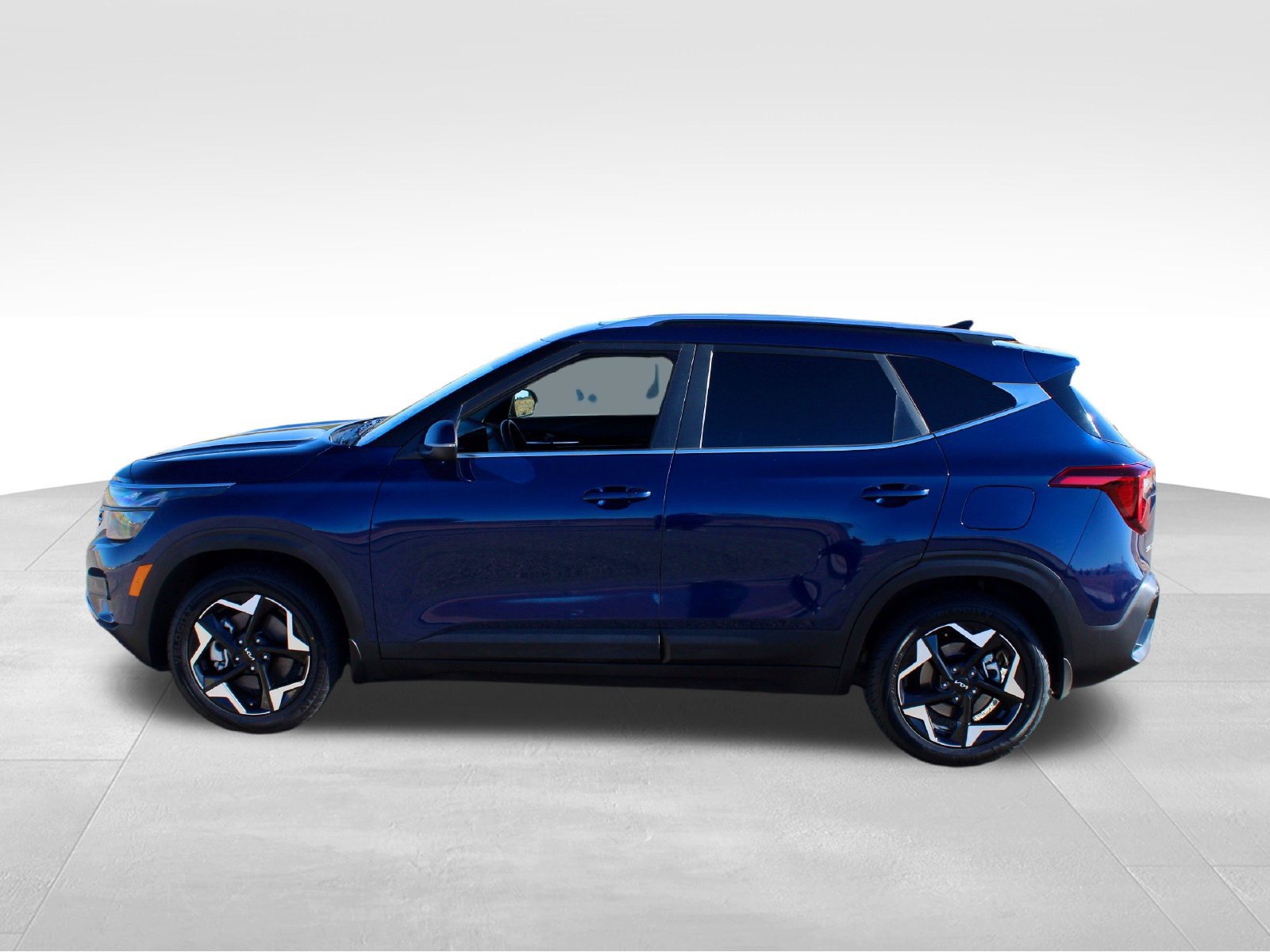 Used 2024 Kia Seltos EX AWD/4WD image 16