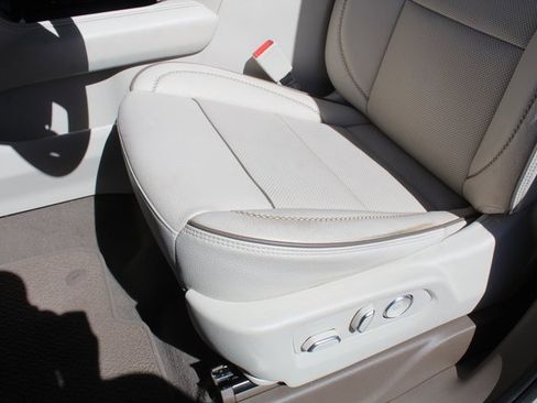 Used 2021 GMC Yukon XL Denali w/ Denali Premium Package image 40