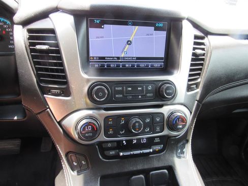 Used 2017 Chevrolet Suburban LT RWD image 21
