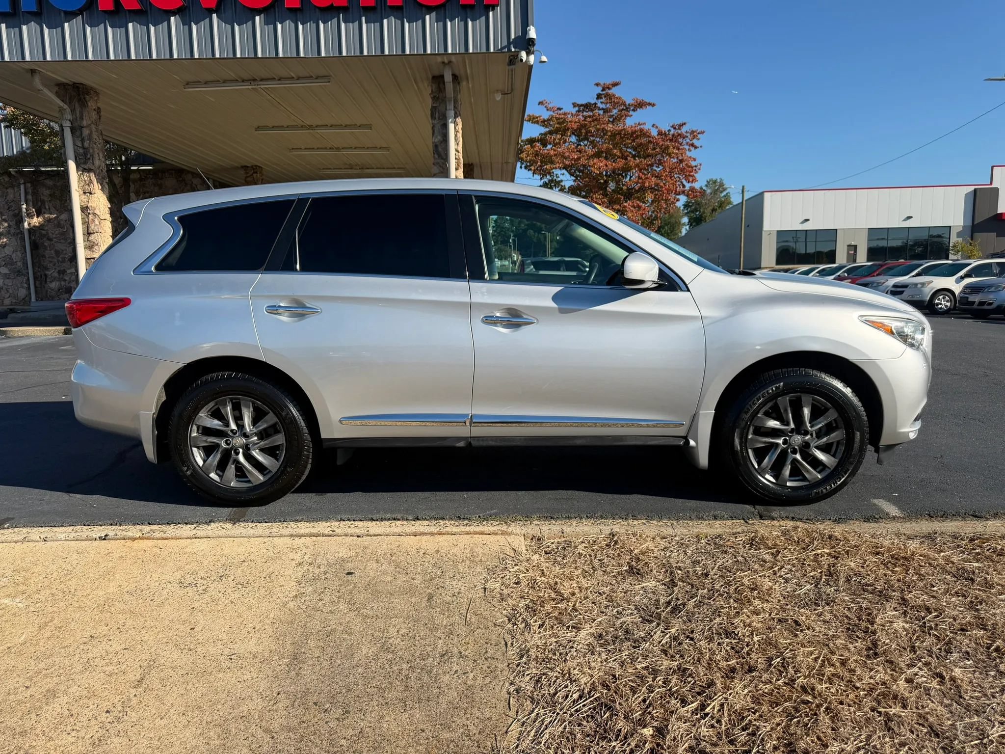 Used 2013 INFINITI JX35 FWD w/ Cargo Pkg image 8
