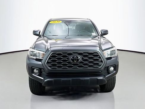 Used 2020 Toyota Tacoma TRD Off-Road image 2