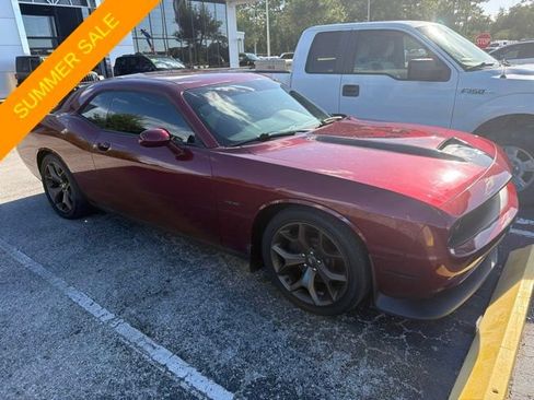 Used 2019 Dodge Challenger R/T RWD image 1