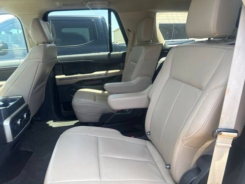 Used 2023 Ford Expedition XLT RWD image 6