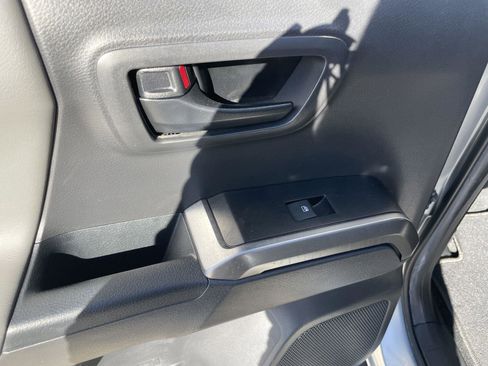 Used 2022 Toyota Tacoma SR5 image 21