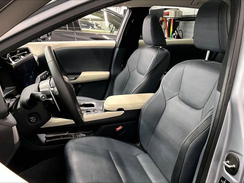 Used 2023 Lexus RZ 450e Premium w/ Technology Package image 7