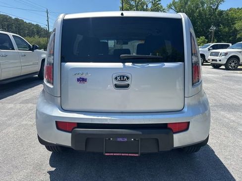 Used 2011 Kia Soul + FWD image 6