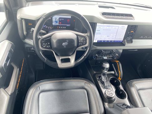 Used 2022 Ford Bronco Badlands w/ Sasquatch Package AWD/4WD image 13