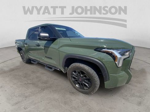 Used 2023 Toyota Tundra SR5 w/ SR5 Convenience Package AWD/4WD image 13