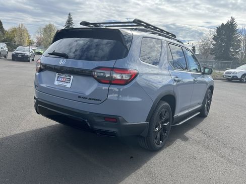 New 2026 Honda Pilot Black Edition image 5