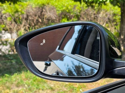 Used 2018 Honda Accord EX image 9