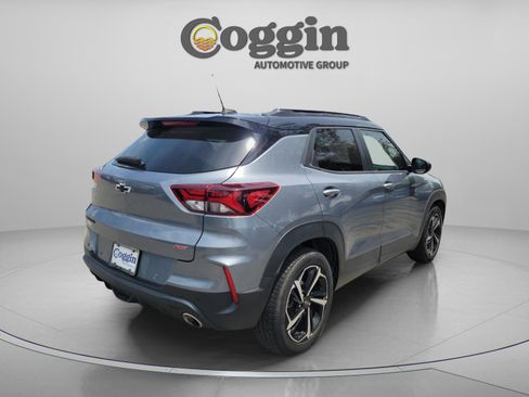 Used 2021 Chevrolet TrailBlazer RS w/ Sun and Liftgate Package FWD image 3