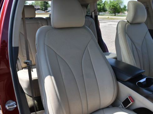 Used 2016 Lincoln MKX Reserve w/ Technology Package FWD image 13