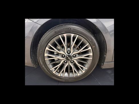 Used 2024 Kia Forte GT-Line w/ GT-Line Premium Package FWD image 10