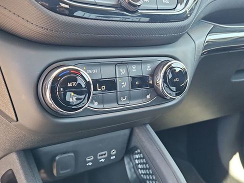Used 2023 Chevrolet TrailBlazer LT w/ Convenience Package FWD image 27