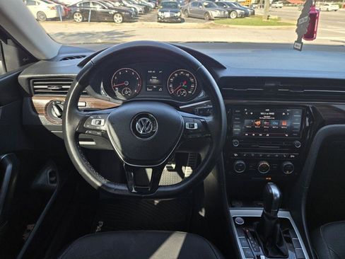Used 2020 Volkswagen Passat 2.0T SEL FWD image 20