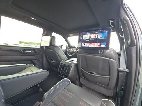 Used 2025 GMC Yukon XL AT4 Ultimate AWD/4WD image 18