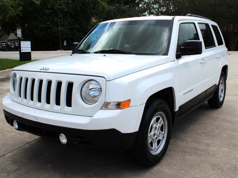 Used 2017 Jeep Patriot Sport w/ Power Value Group FWD image 5