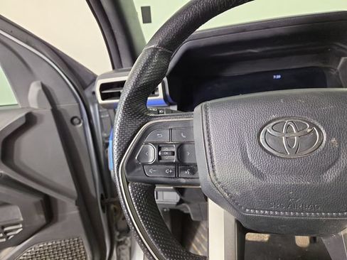 Used 2024 Toyota Tacoma TRD Off-Road AWD/4WD image 17