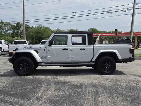 Used 2022 Jeep Gladiator Sport AWD/4WD image 2