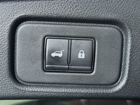 Certified 2023 Nissan Pathfinder SV w/ SV Premium Package AWD/4WD image 31
