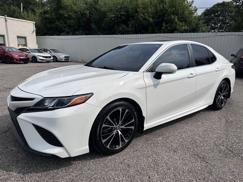 Used 2020 Toyota Camry SE w/ Audio Package AWD/4WD image 3