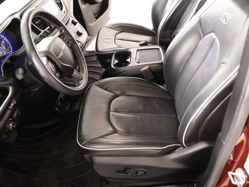 Used 2018 Chrysler Pacifica Limited w/ Advanced Safetytec Group image 13