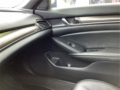 Used 2020 Honda Accord Sport image 17