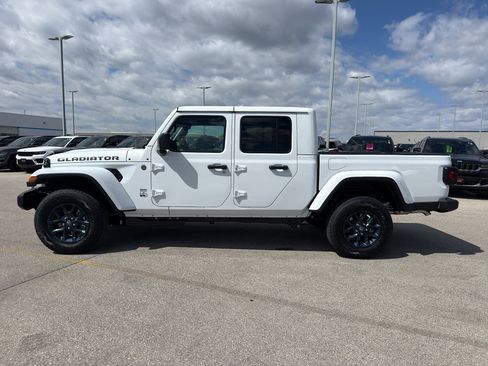 New 2026 Jeep Gladiator Sport AWD/4WD image 10