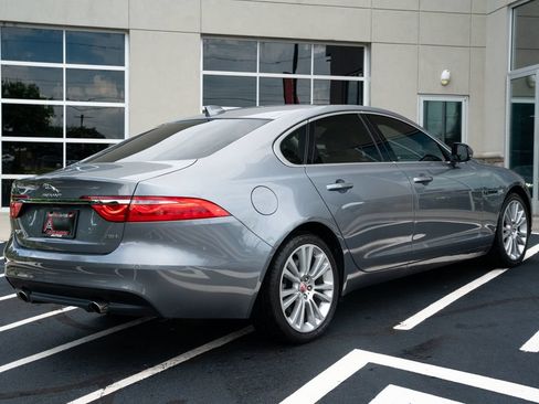 Used 2020 Jaguar XF Premium RWD image 12