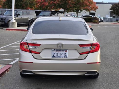 Used 2020 Honda Accord EX image 5