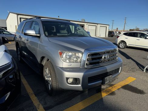 Used 2015 Toyota Sequoia Limited AWD/4WD image 2