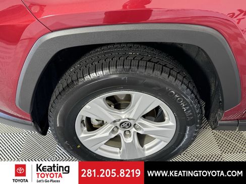 Certified 2021 Toyota RAV4 XLE w/ Convenience Package FWD image 31