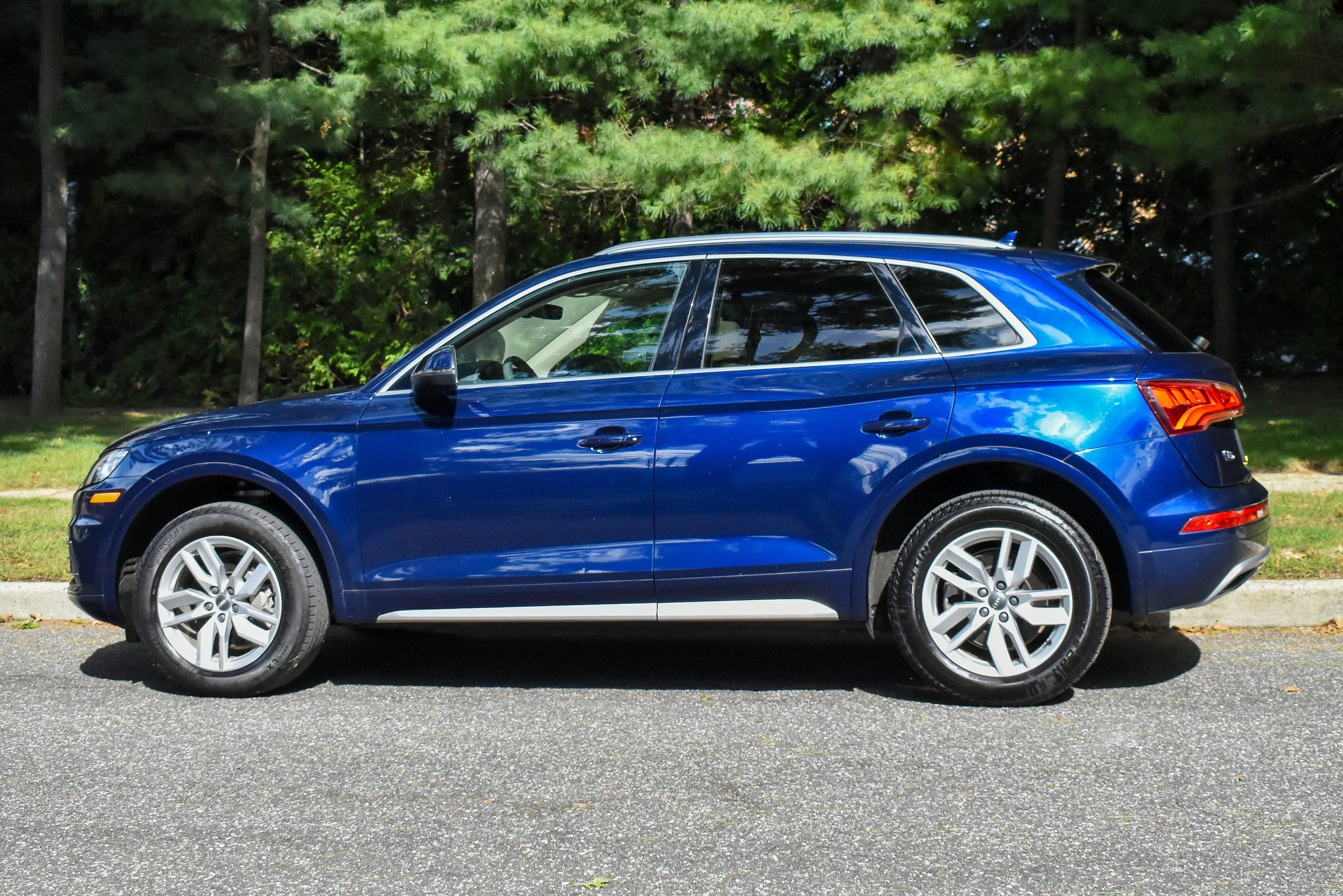 Used 2020 Audi Q5 2.0T Premium w/ Convenience Package AWD/4WD image 4