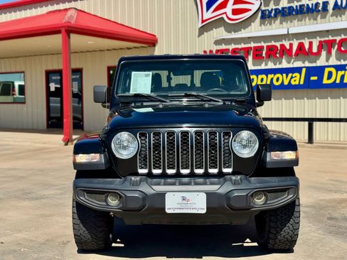 Used 2023 Jeep Gladiator Overland image 3